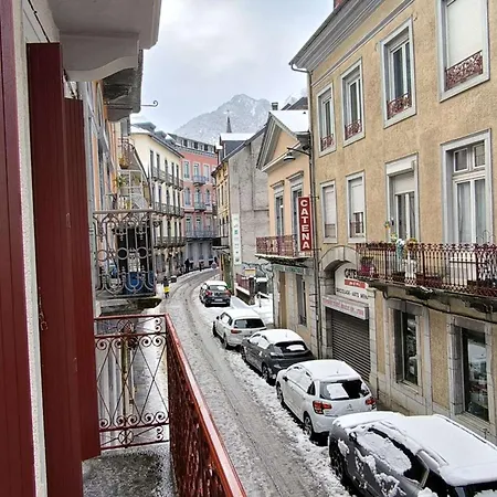 Lumineux Avec Balcon, Parking Et Casier A Skis - Fr-1-812-17 * Cauterets