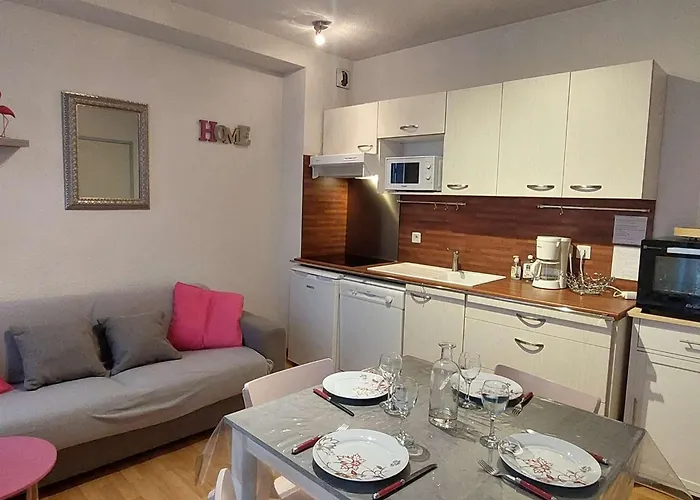 Lumineux Avec Balcon, Parking Et Casier A Skis - Fr-1-812-17